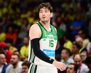 Ο Οσμάν έκανε... σεφτέ στον ημιτελικό του Final 4 με κάρφωμα (video) Ο Οσμάν έκανε... σεφτέ στον ημιτελικό του Final 4 με κάρφωμα (video)