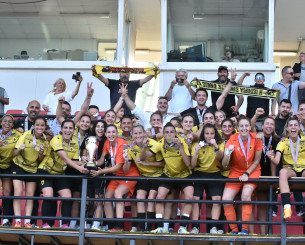 Η απονομή του Κυπέλλου στην νταμπλούχο ΑΕΚ (video)