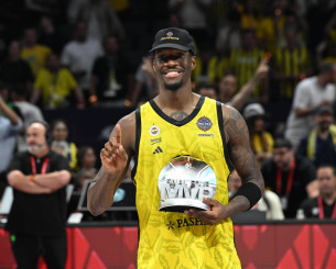Ο Νάιτζελ Χέιζ-Ντέιβις είναι ο MVP του Final Four Ο Νάιτζελ Χέιζ-Ντέιβις είναι ο MVP του Final Four