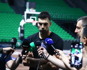 Σλούκας: «Πρέπει να κατακτήσουμε το πρωτάθλημα - Να δείξουμε ότι είμαστε η καλύτερη ομάδα στην Ελλάδα» Σλούκας: «Πρέπει να κατακτήσουμε το πρωτάθλημα - Να δείξουμε ότι είμαστε η καλύτερη ομάδα στην Ελλάδα»