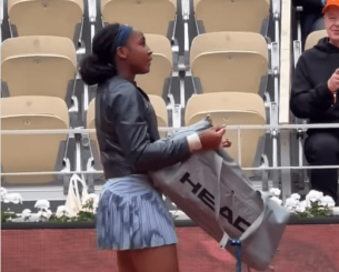Roland Garros: Η αμήχανη στιγμή που η Γκοφ αντιλαμβάνεται ότι έχει ξεχάσει τις ρακέτες της (video)