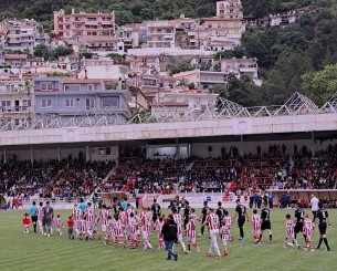 Ούτε στη Super League - Πάνω από 6.000 οπαδοί στο Ξάνθη - Δόξα Δράμας! (video) Ούτε στη Super League - Πάνω από 6.000 οπαδοί στο Ξάνθη - Δόξα Δράμας! (video)