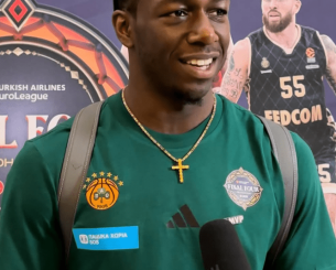 Τι... κρύβει το μπλουζάκι του Ναν στο Άμπου Ντάμπι;