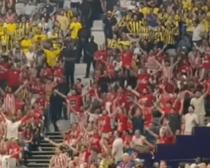 «Takeover» των φίλων του Ολυμπιακού στον τελικό της Euroleague (video) «Takeover» των φίλων του Ολυμπιακού στον τελικό της Euroleague (video)