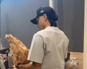 Πόσο δύσκολο είναι να αγοράσεις μια φρατζόλα ψωμί; Δείτε τον Ραφίνια και θα καταλάβετε (video)