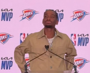Ετσι… κερνάει ο Σέι: Τα δώρα που πήρε ο MVP του NBA στους συμπαίκτες του στοίχησαν 255.000 δολάρια! Ετσι… κερνάει ο Σέι: Τα δώρα που πήρε ο MVP του NBA στους συμπαίκτες του στοίχησαν 255.000 δολάρια!