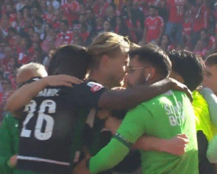 Η Σπόρτινγκ έκανε το νταμπλ, νίκησε 3-1 την Μπενφίκα στον τελικό κυπέλλου (videos) Η Σπόρτινγκ έκανε το νταμπλ, νίκησε 3-1 την Μπενφίκα στον τελικό κυπέλλου (videos)