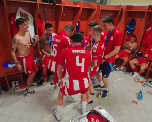 Τα ντεσιμπέλ στα γκολ κι οι χοροί στ' αποδυτήρια - Η παρακάμερα του Ολυμπιακού απ' τον τελικό (video)