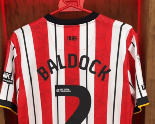 Τρομερή κίνηση απ' τη Σέφιλντ: Έβαλε φανέλες του Μπάλντοκ στα αποδυτήρια εν όψει του τελικού ανόδου