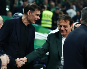 Η αγκαλιά Αταμάν-Μπαρτζώκα πριν από το Game 1 των τελικών (video) Η αγκαλιά Αταμάν-Μπαρτζώκα πριν από το Game 1 των τελικών (video)