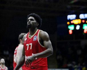 Εκτός εξάδας ξένων για το Game 1 των τελικών ο ΜακΚίσικ στον Ολυμπιακό Εκτός εξάδας ξένων για το Game 1 των τελικών ο ΜακΚίσικ στον Ολυμπιακό