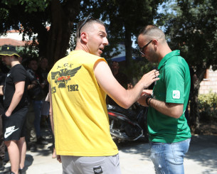 Η ΑΕΚ αποχαιρετά τον Χατζηχρήστο - Οπαδοί αντίπαλων ομάδων στην κηδεία, στεφάνια από Θύρα 7 και 13 Η ΑΕΚ αποχαιρετά τον Χατζηχρήστο - Οπαδοί αντίπαλων ομάδων στην κηδεία, στεφάνια από Θύρα 7 και 13