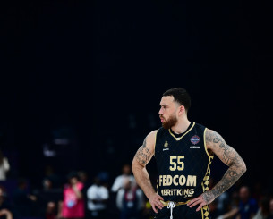 Ο Τζέιμς σκέφτεται ήδη την επόμενη σεζόν: «Η Euroleague θα είναι σκληρή, δεν θα κάνουμε βήματα πίσω» Ο Τζέιμς σκέφτεται ήδη την επόμενη σεζόν: «Η Euroleague θα είναι σκληρή, δεν θα κάνουμε βήματα πίσω»