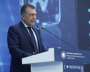 Βρούτσης: «Δε θα κάνουμε... ρελάνς για το Final Four - Το ΣΕΦ θα πάει στον Ολυμπιακό» Βρούτσης: «Δε θα κάνουμε... ρελάνς για το Final Four - Το ΣΕΦ θα πάει στον Ολυμπιακό»