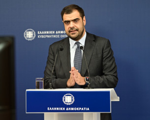 Μαρινάκης: «Δεν είναι αυτοσκοπός να κάτσουν στο ίδιο τραπέζι Γιαννακόπουλος και Αγγελόπουλοι» (video) Μαρινάκης: «Δεν είναι αυτοσκοπός να κάτσουν στο ίδιο τραπέζι Γιαννακόπουλος και Αγγελόπουλοι» (video)