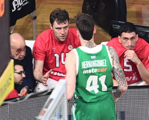 O Ερνανγκόμεθ πήγε στον Βεζένκοφ για να δει αν είναι καλά O Ερνανγκόμεθ πήγε στον Βεζένκοφ για να δει αν είναι καλά