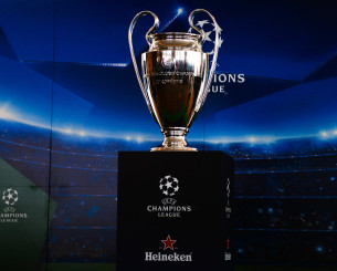 Γιατί το τρόπαιο του Champions League ονομάζεται κούπα με τα «μεγάλα αυτιά»; Πόσο ζυγίζει και ποια η αξία του; Γιατί το τρόπαιο του Champions League ονομάζεται κούπα με τα «μεγάλα αυτιά»; Πόσο ζυγίζει και ποια η αξία του;
