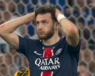«Άγγιξε» το 3-0 σε δύο περιπτώσεις με τον Κβαρετσκέλια η Παρί (video) «Άγγιξε» το 3-0 σε δύο περιπτώσεις με τον Κβαρετσκέλια η Παρί (video)