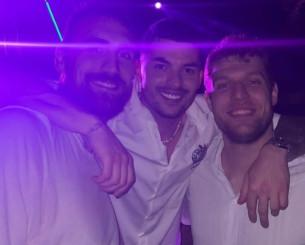 Ο Σέρβος ποδοσφαιριστής που γιόρτασε με Βεζένκοφ-Μιλουτίνοφ (pic) Ο Σέρβος ποδοσφαιριστής που γιόρτασε με Βεζένκοφ-Μιλουτίνοφ (pic)