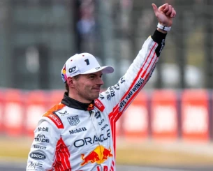 Η Red Bull επισημοποίησε την παραμονή του Φερστάπεν και ο Ράσελ ετοιμάζεται για «χρυσό» συμβόλαιο Η Red Bull επισημοποίησε την παραμονή του Φερστάπεν και ο Ράσελ ετοιμάζεται για «χρυσό» συμβόλαιο