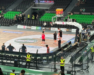Με προστατευτικό plexiglass ο πάγκος του Ολυμπιακού στο ΟΑΚΑ Με προστατευτικό plexiglass ο πάγκος του Ολυμπιακού στο ΟΑΚΑ