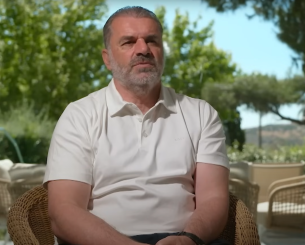 Ο Ποστέκογλου «σπάει τη σιωπή» από την Ελλάδα: «Το πεπρωμένο μου ήταν να φτάσω εδώ» Ο Ποστέκογλου «σπάει τη σιωπή» από την Ελλάδα: «Το πεπρωμένο μου ήταν να φτάσω εδώ»