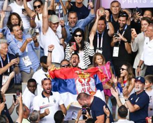 Από το Βελιγράδι στην Αθήνα: Το σιδηροδρομικό δυστύχημα που «έδιωξε» τον Τζόκοβιτς από τη Σερβία Από το Βελιγράδι στην Αθήνα: Το σιδηροδρομικό δυστύχημα που «έδιωξε» τον Τζόκοβιτς από τη Σερβία