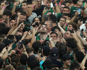 Θύρα 13 για Παπαπέτρου: «Για πάντα ένας από εμάς -  Έβαλες πλάτη σε δύσκολες εποχές»