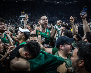 «Συγχαρητήρια για μία σπουδαία καριέρα»: Η Euroleague αποχαιρέτησε τον Παπαπέτρου