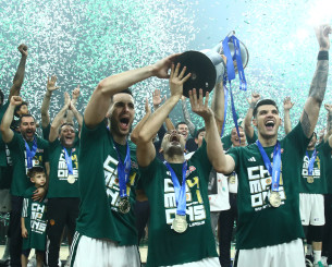 Όλα όσα κατέκτησε ο Ιωάννης Παπαπέτρου στη μεγάλη καριέρα του (video)