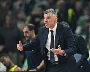 Εύκολη νίκη για τη Φενέρμπαχτσε και 1-0 στους τελικούς εναντίον της Μπεσίκτας Εύκολη νίκη για τη Φενέρμπαχτσε και 1-0 στους τελικούς εναντίον της Μπεσίκτας