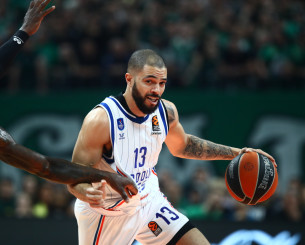 Ο Ντάριους Τόμπσον ετοιμάζεται να φορέσει την φανέλα της Βίρτους Μπολόνια