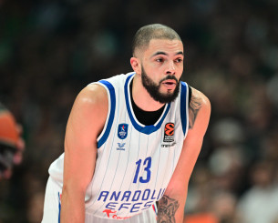 Φήμες για αποχώρηση Τόμσον από την Εφές