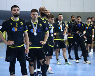 Κατήφεια και σκυμμένα κεφάλια στην ΑΕΚ μετά την απώλεια του τίτλου