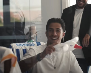 Η στιγμή που ο Κωστούλας παίζει με έναν... γλάρο στα γραφεία της Μπράιτον (video) Η στιγμή που ο Κωστούλας παίζει με έναν... γλάρο στα γραφεία της Μπράιτον (video)