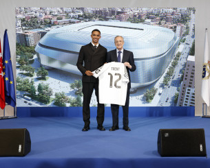 Παρουσιάστηκε από τη Ρεάλ ο Άρνολντ- Τι όνομα θα γράφει η φανέλα του Παρουσιάστηκε από τη Ρεάλ ο Άρνολντ- Τι όνομα θα γράφει η φανέλα του