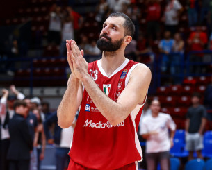 Η Μιλάνο αποχαιρέτησε τον Μίροτιτς και εξήγησε το λόγο που τον χειμώνα θα παίζει σε γήπεδο «τρύπα» Η Μιλάνο αποχαιρέτησε τον Μίροτιτς και εξήγησε το λόγο που τον χειμώνα θα παίζει σε γήπεδο «τρύπα»