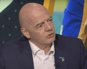 «Πυρά» της FIFPro σε FIFA και Ινφαντίνο: «Θέτει σε κίνδυνο την υγεία των ποδοσφαιριστών» «Πυρά» της FIFPro σε FIFA και Ινφαντίνο: «Θέτει σε κίνδυνο την υγεία των ποδοσφαιριστών»