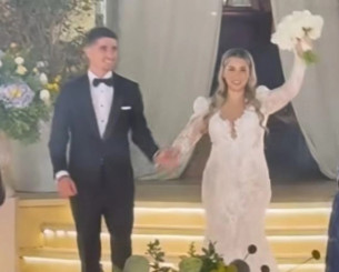 Ο Μάνταλος παντρεύτηκε και πήγε στο γλέντι με... Forza AEKάρα (video) Ο Μάνταλος παντρεύτηκε και πήγε στο γλέντι με... Forza AEKάρα (video)