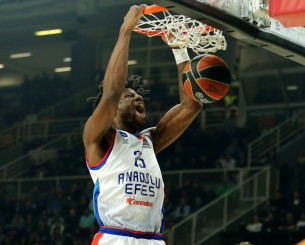 Το νέο όνομα στη λίστα του Ολυμπιακού για σέντερ και το θέμα Οτούρου