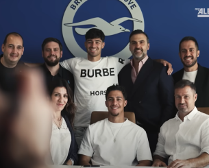 Μπαμπάς, μαμά, αδερφός: Η υπέροχη οικογενειακή φωτογραφία του Κωστούλα και η ατάκα για τον πατέρα του Μπαμπάς, μαμά, αδερφός: Η υπέροχη οικογενειακή φωτογραφία του Κωστούλα και η ατάκα για τον πατέρα του