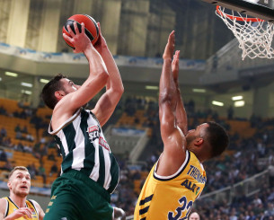 Η βραδιά που ο Παπαπέτρου έκανε ρεκόρ καριέρας (video)