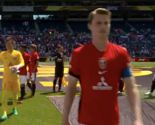 Για ποιο λόγο ο αρχηγός της Ουράβα δεν χαιρέτησε κανέναν παίκτη της Ρίβερ Πλέιτ πριν από τη σέντρα