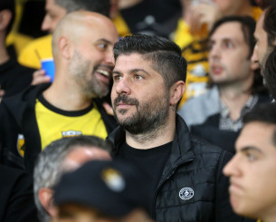 Μιχάλης Σηφάκης: «Ντρέπομαι περισσότερο από ποτέ που είμαι ΟΦΗ»