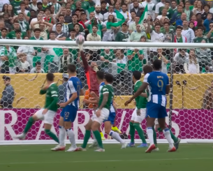 «Κουλούρια» ανάμεσα σε Παλμέιρας και Πόρτο (video) «Κουλούρια» ανάμεσα σε Παλμέιρας και Πόρτο (video)