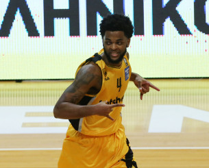 Σε ανοιχτή γραμμή με τον Ντάριλ Μέικον η ΑΕΚ