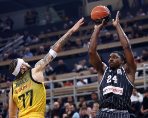 Η ΑΕΚ έκλεισε τον Φρανκ Μπάρτλεϊ