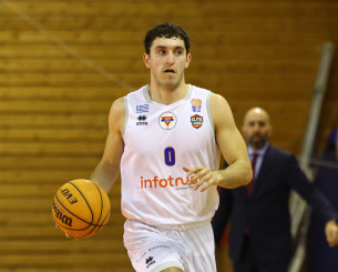 Ο Τζον Ιτούνας στο Περιστέρι