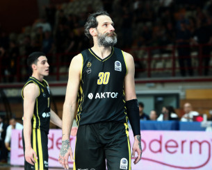 Τέσσερις ανανεώσεις για το Μαρούσι