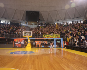 Τρέλα για τον Άρη: Γεμάτο το «Αλεξάνδρειο» για την ιστορική αλλαγή ιδιοκτησίας (video)